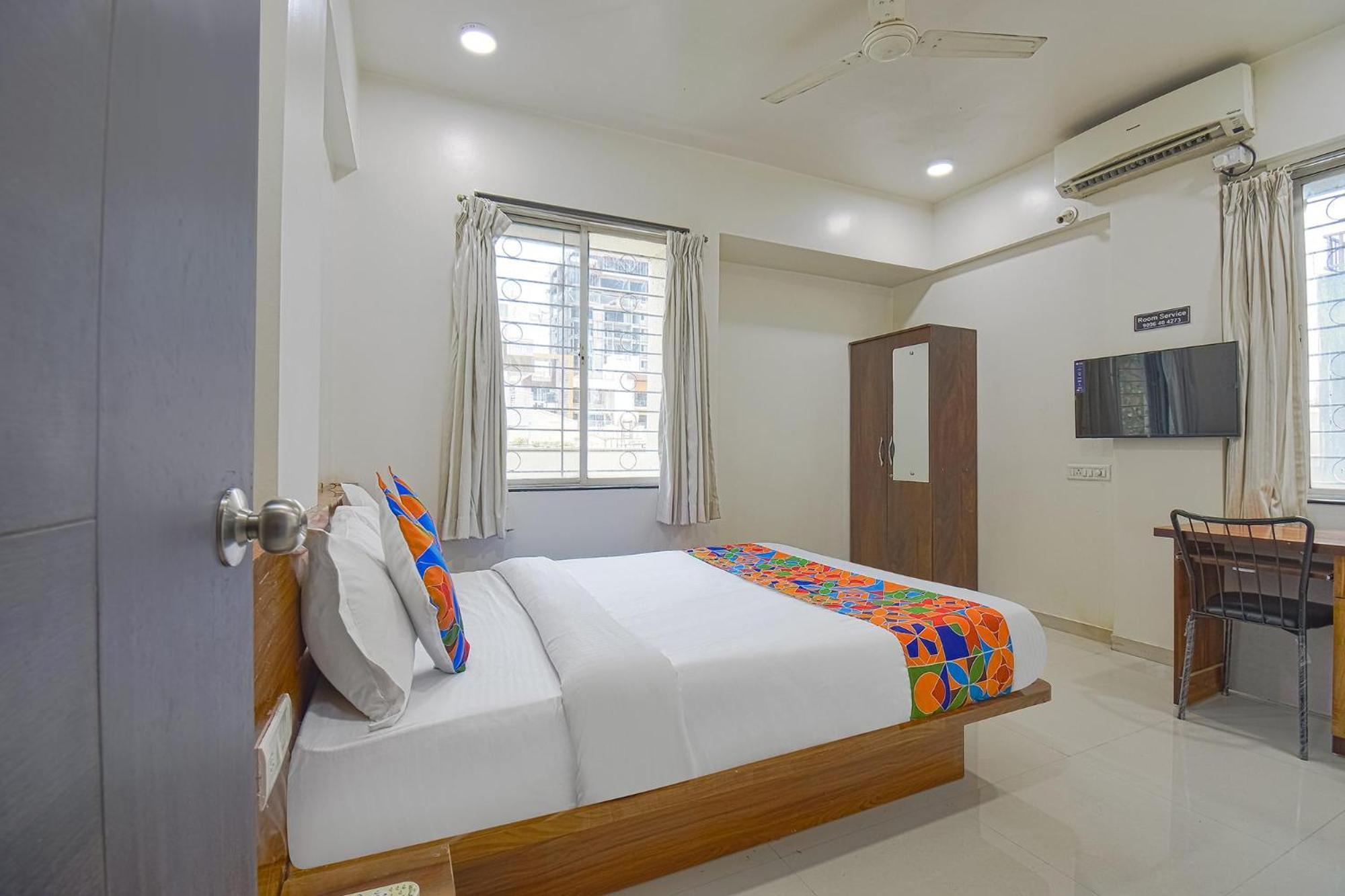 Fabhotel Skylight Studio Rooms - Nr Mcf Camp Pune Extérieur photo