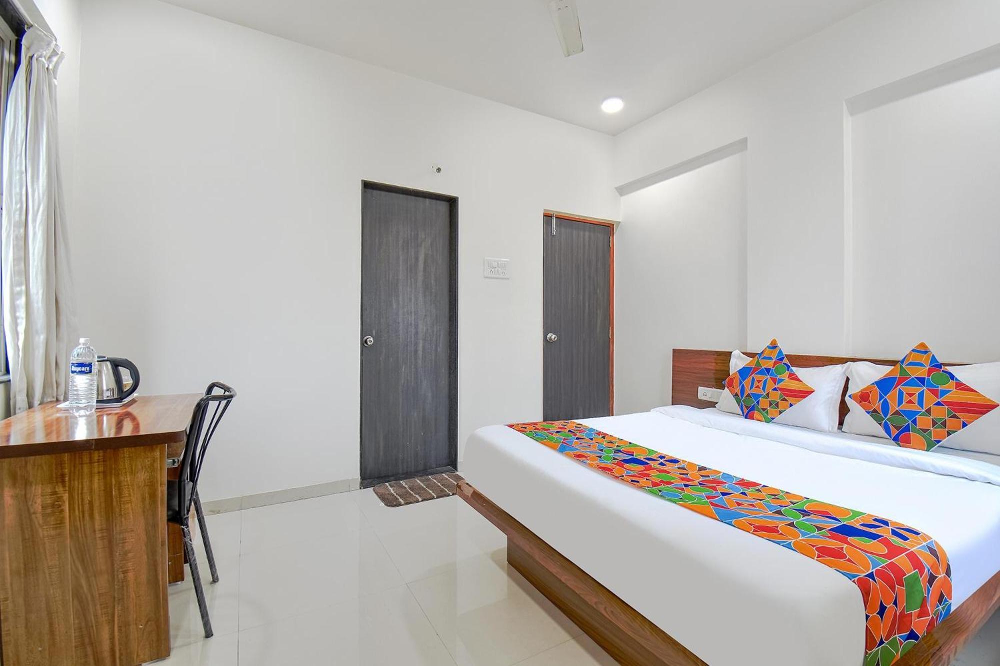 Fabhotel Skylight Studio Rooms - Nr Mcf Camp Pune Extérieur photo
