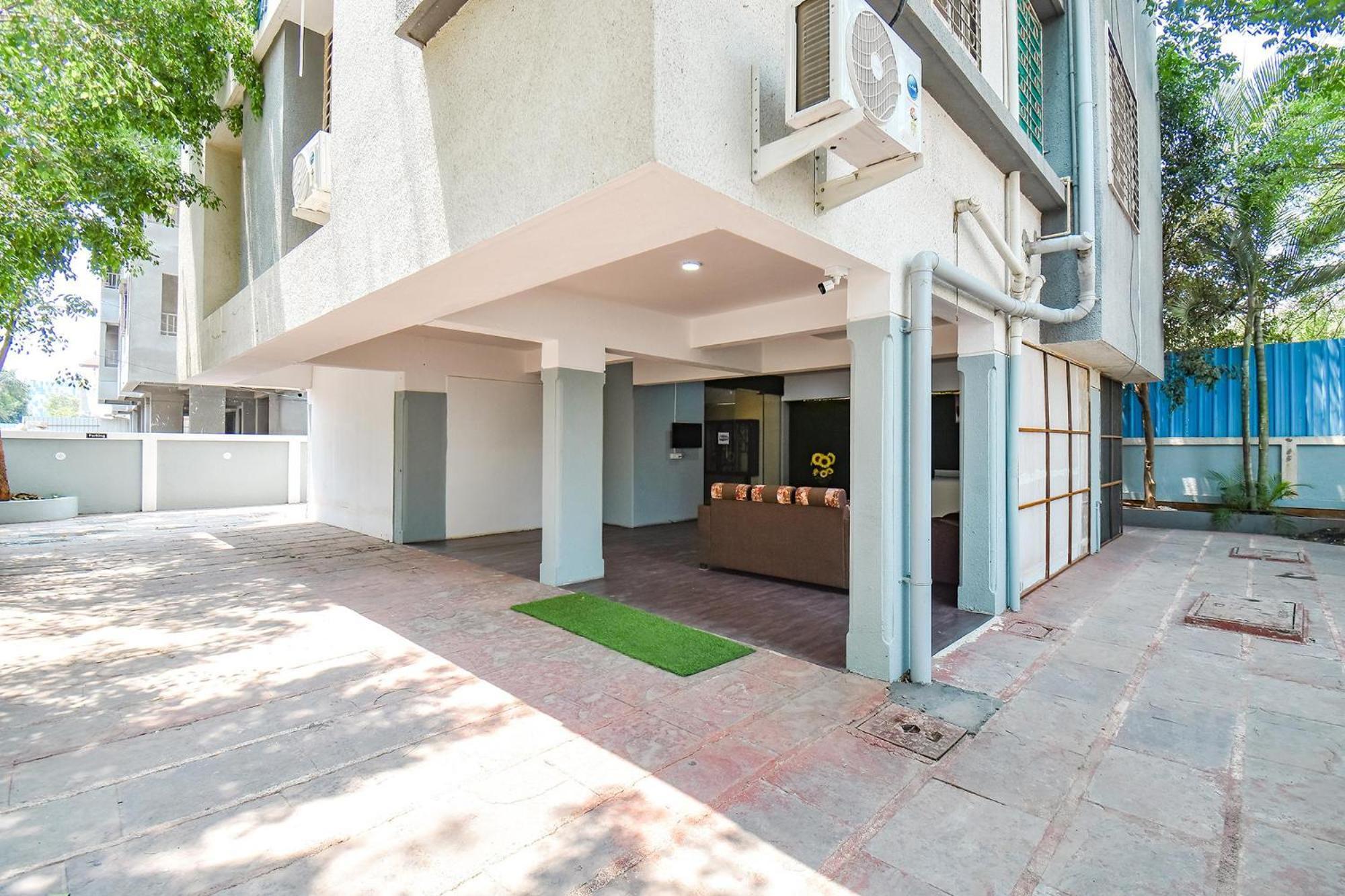 Fabhotel Skylight Studio Rooms - Nr Mcf Camp Pune Extérieur photo