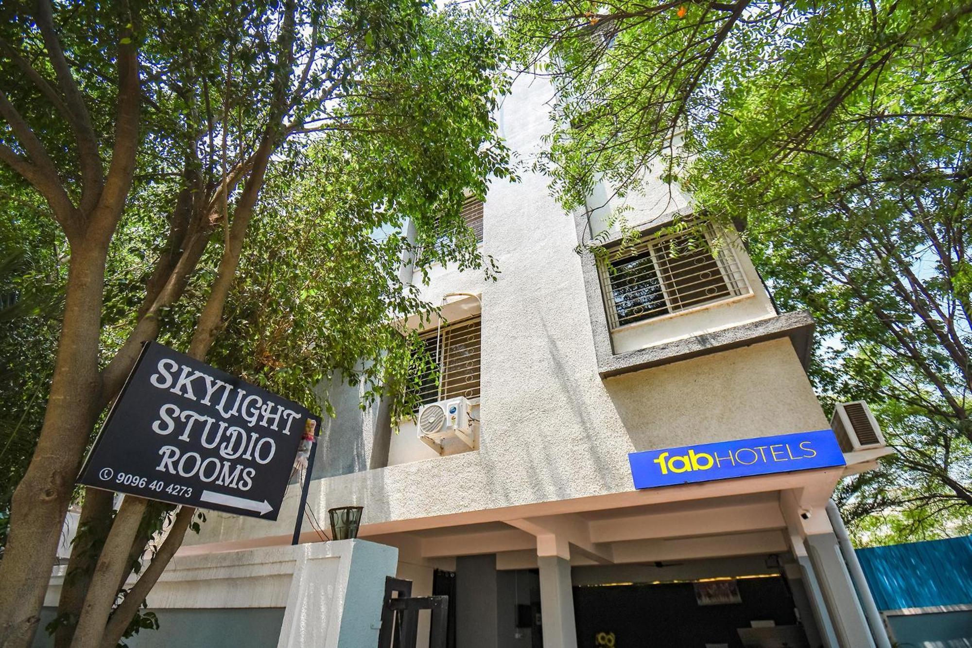 Fabhotel Skylight Studio Rooms - Nr Mcf Camp Pune Extérieur photo